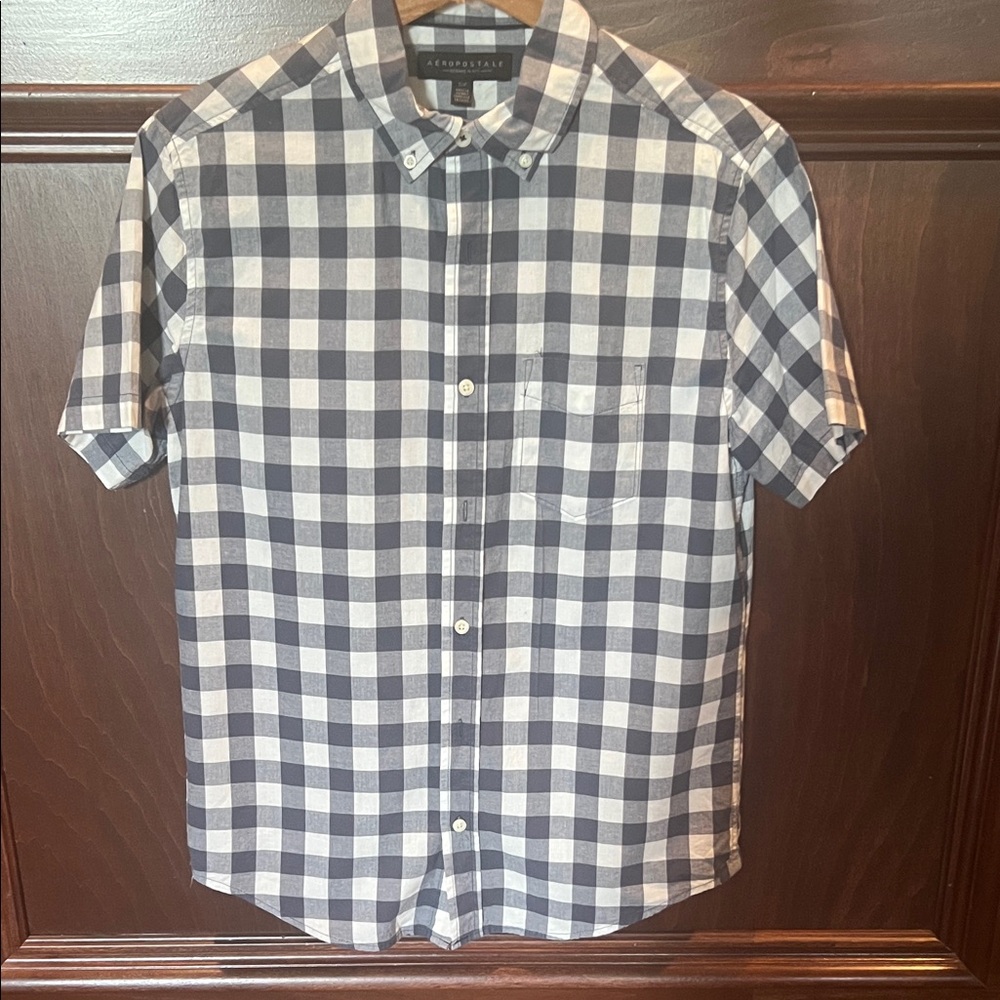 Aeropostale Young Men's Navy and White Short Sleeve Check Button-Down Shirt